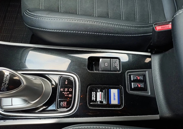 Mitsubishi Outlander cena 95000 przebieg: 67000, rok produkcji 2019 z Rydzyna małe 172